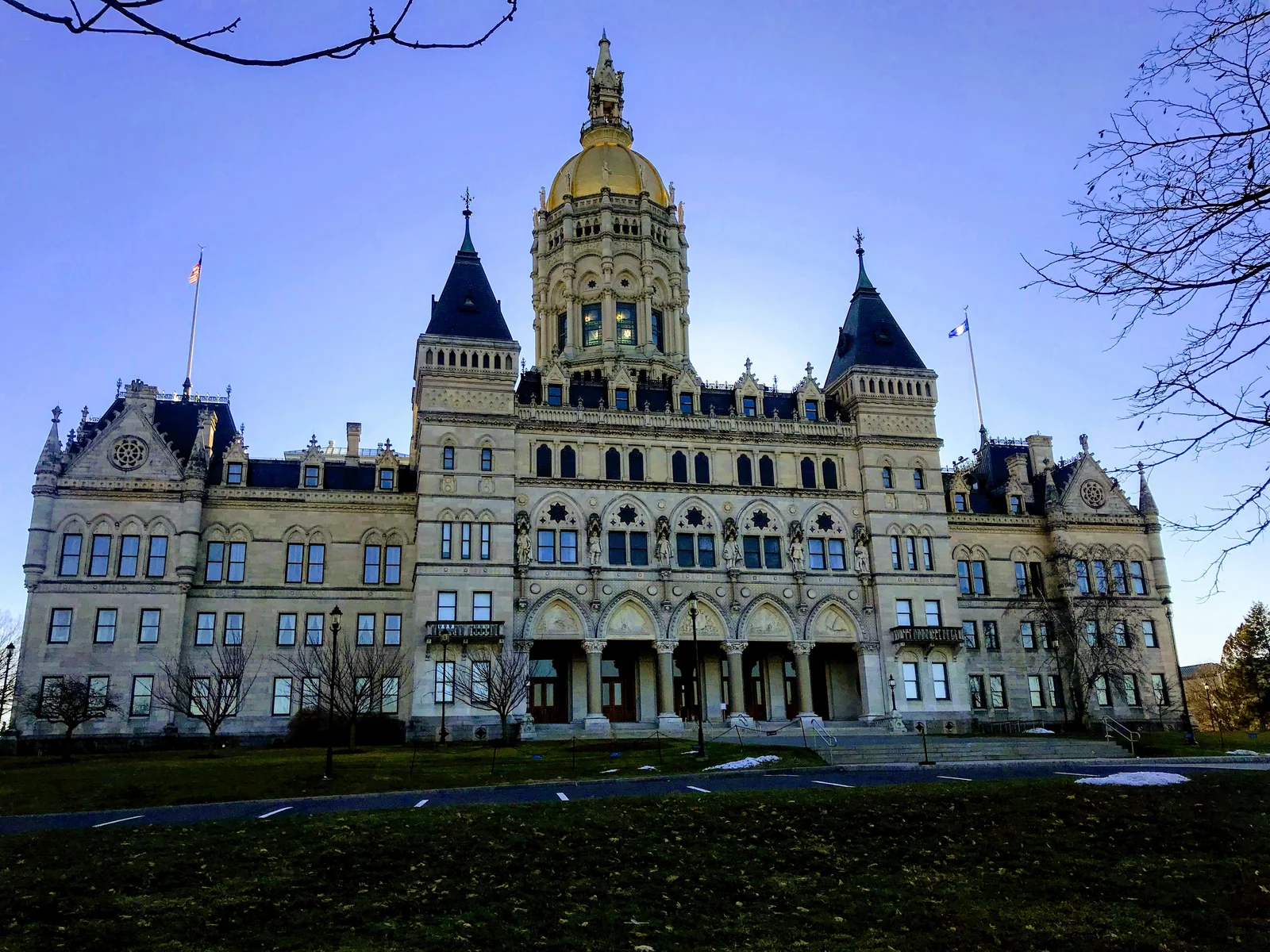 Connecticut state capitol building exterior