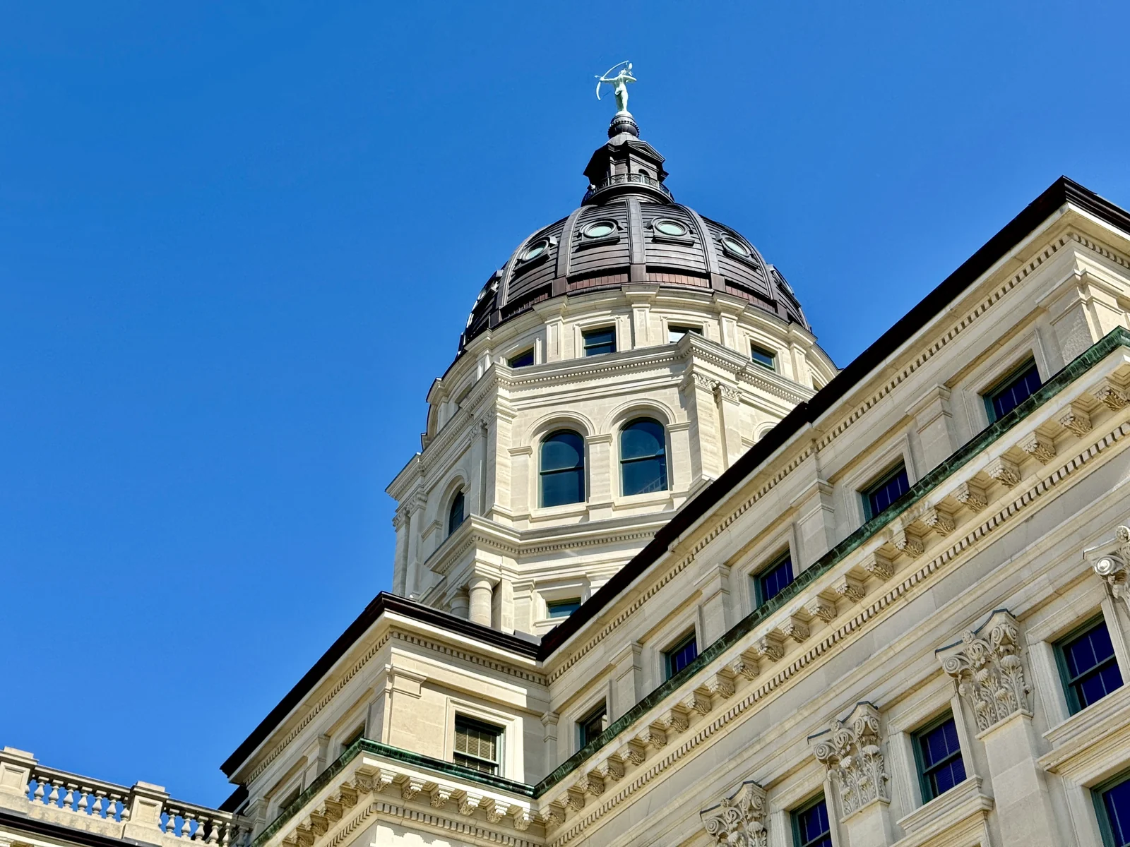 Kansas state capitol building exterior
