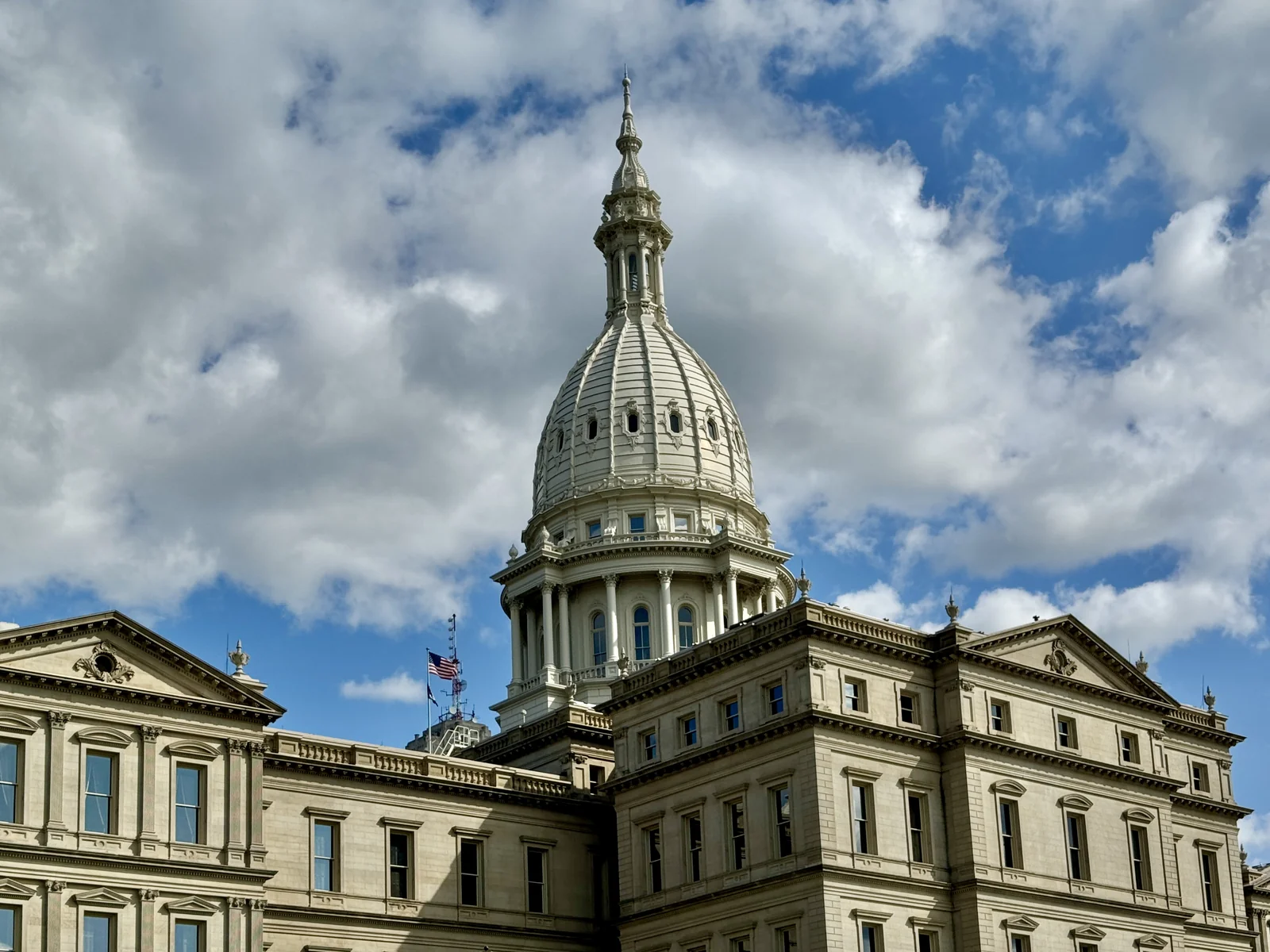 Michigan state capitol building exterior