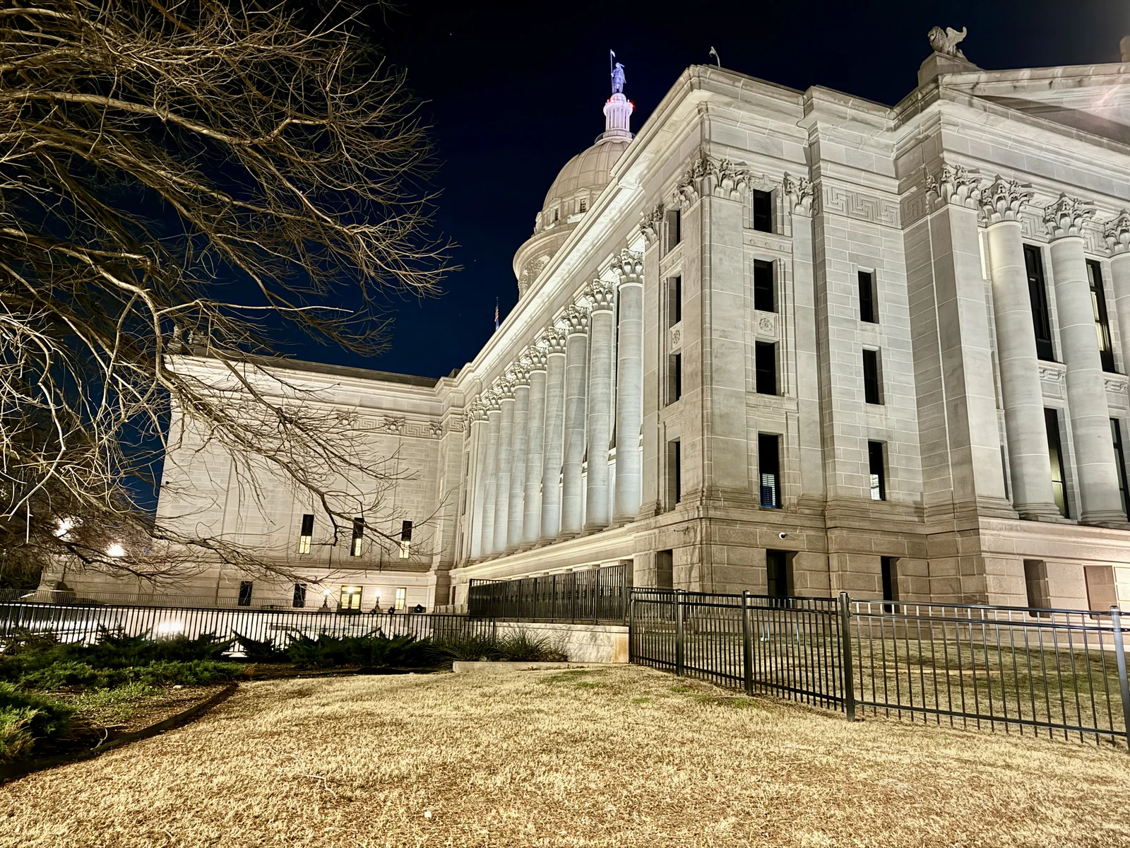 Oklahoma state capitol building exterior