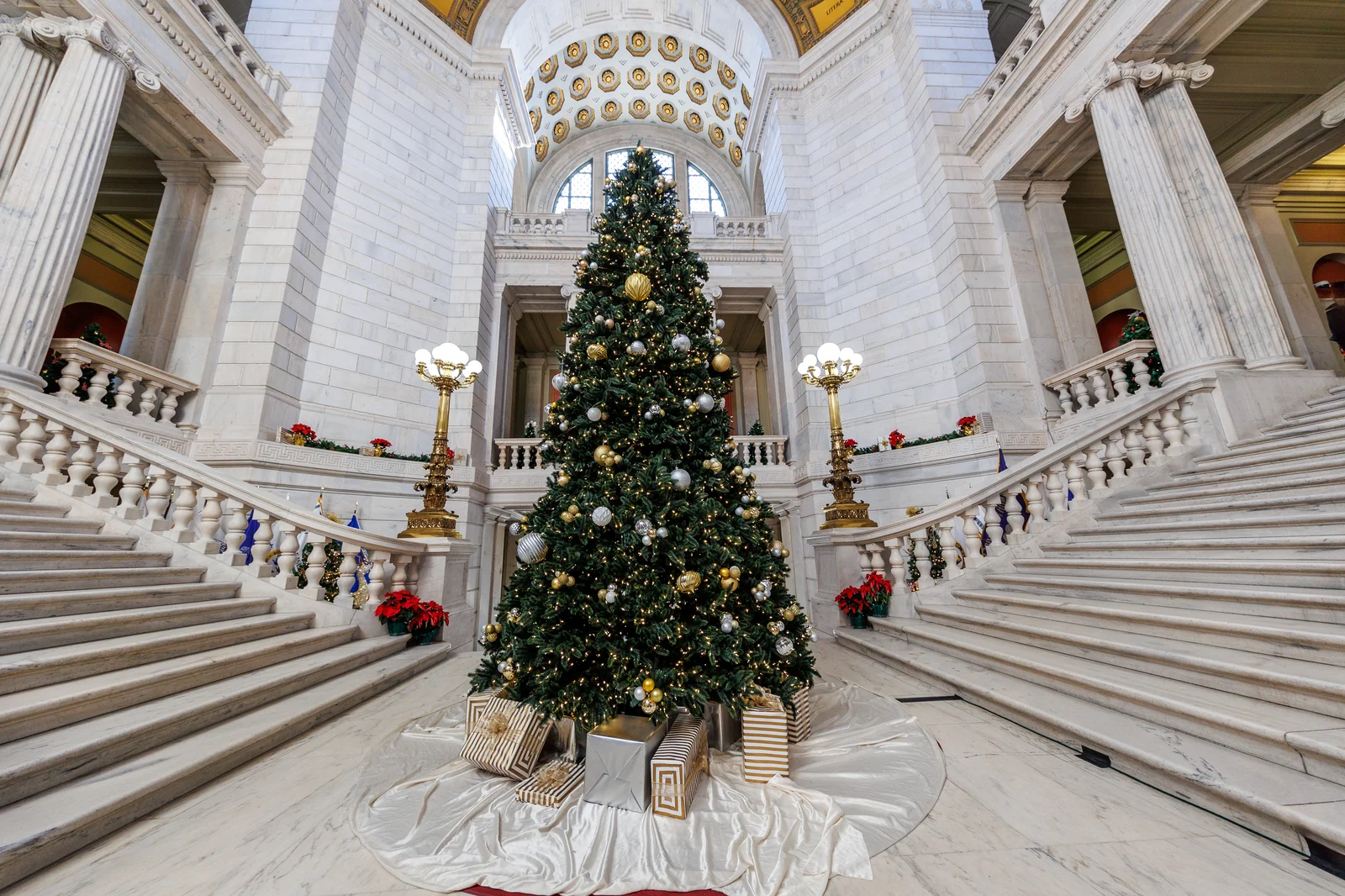 Rhode Island state capitol building exterior
