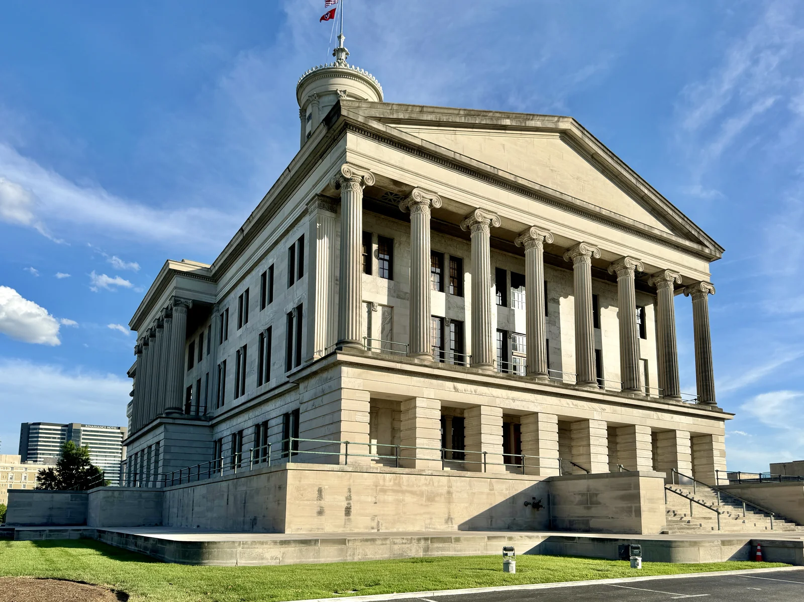 Tennessee state capitol building exterior