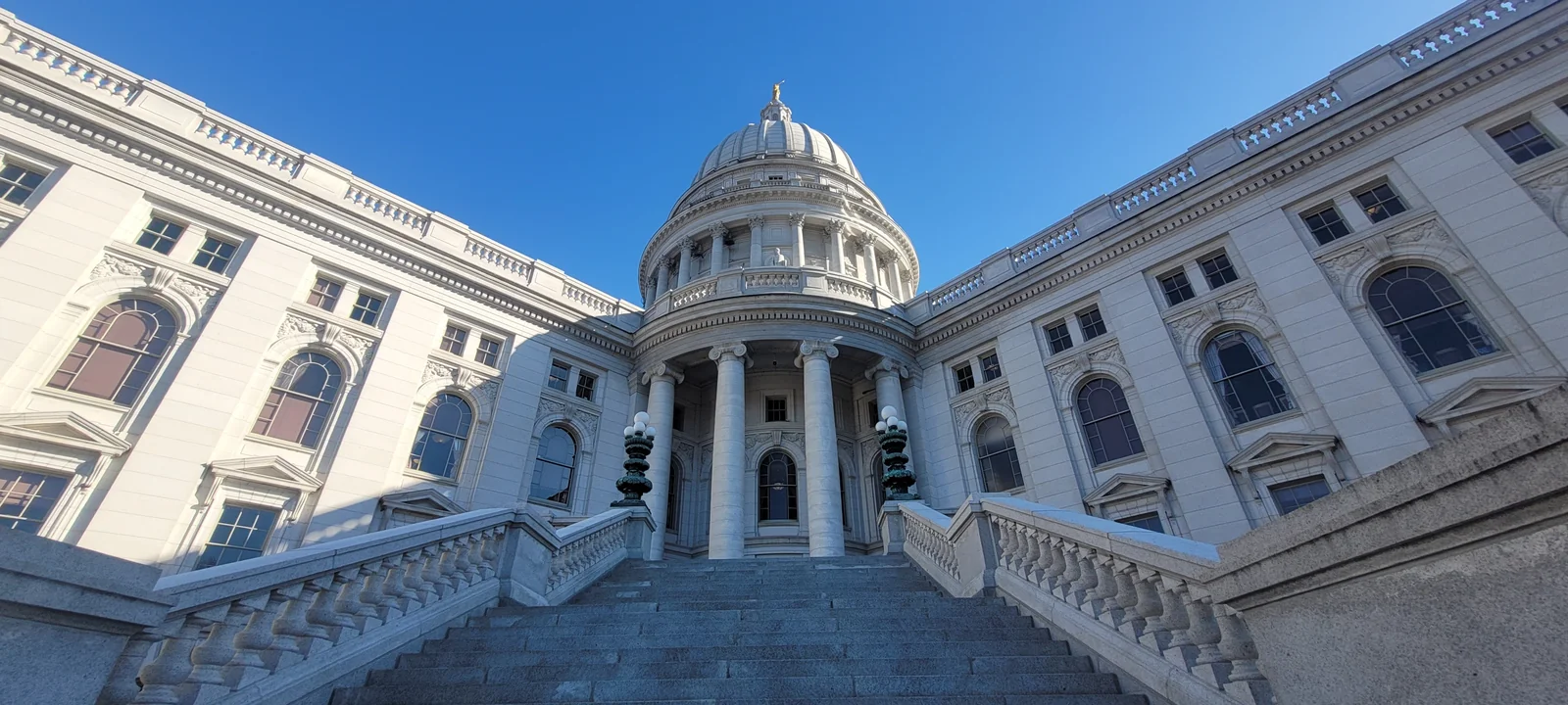 Wisconsin state capitol building exterior